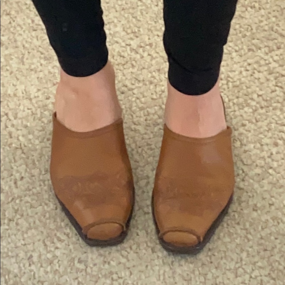 Brown leather Brazilian mules